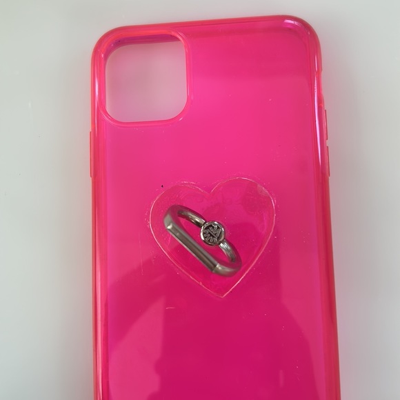 iPhone 11 Pro Max cases - Picture 7 of 9